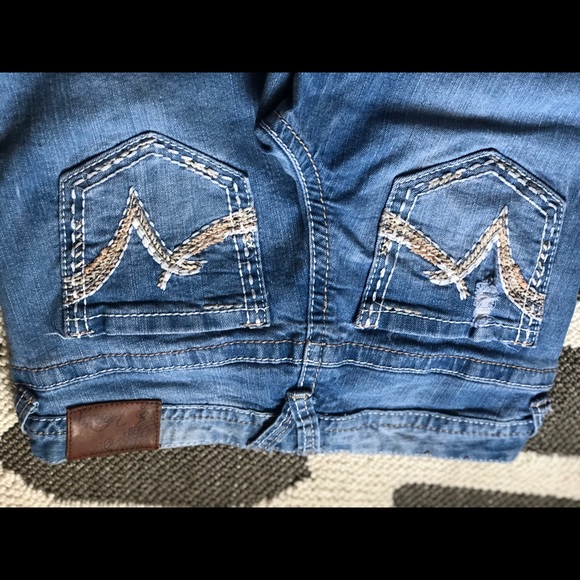 Cropped Vanity Jeans - Picture 5 of 6